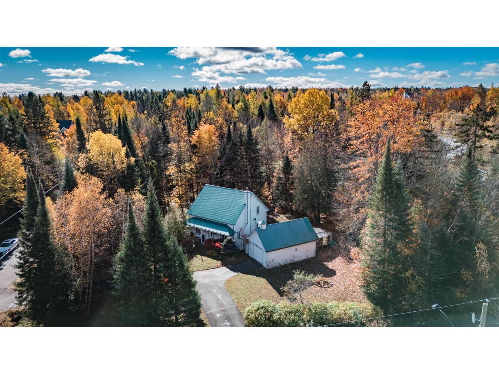 1053 Av. Du Golf Property Photo 38