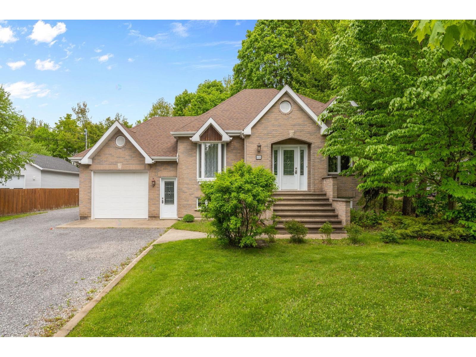 6890 Boul. St-Jean