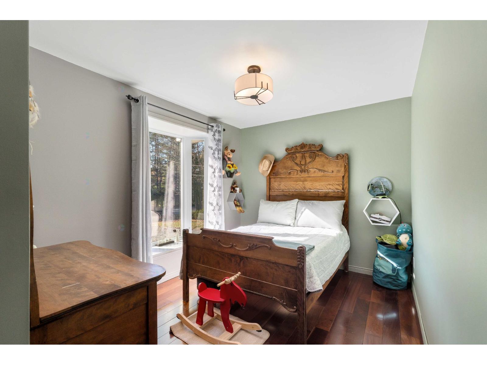6890 Boul. St-jean Property Photo 17
