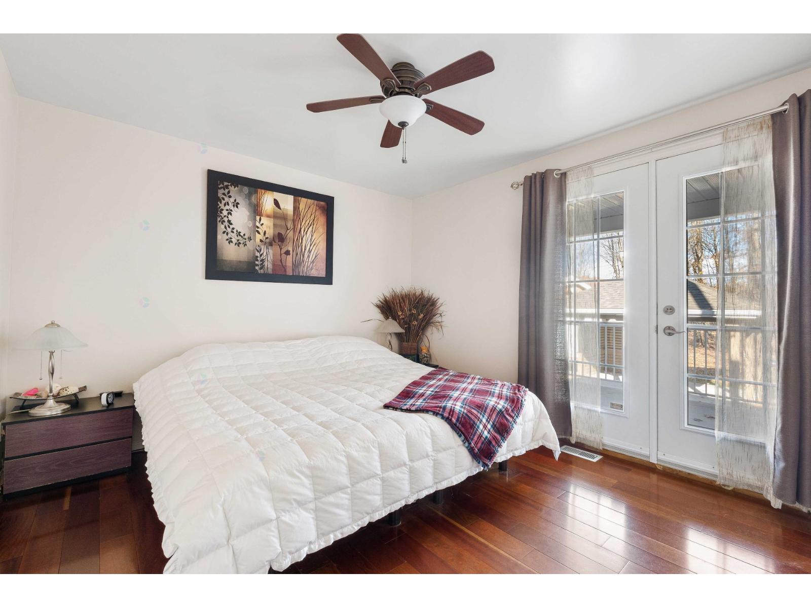 6890 Boul. St-jean Property Photo 18