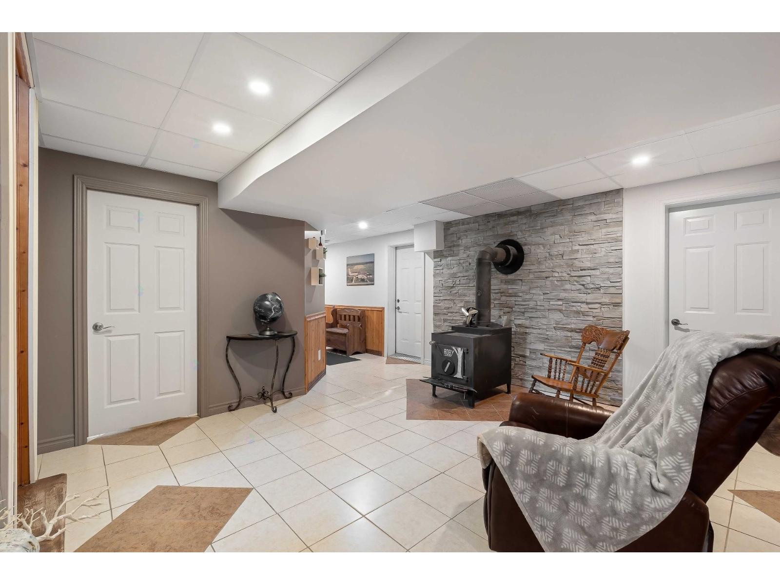 6890 Boul. St-jean Property Photo 20