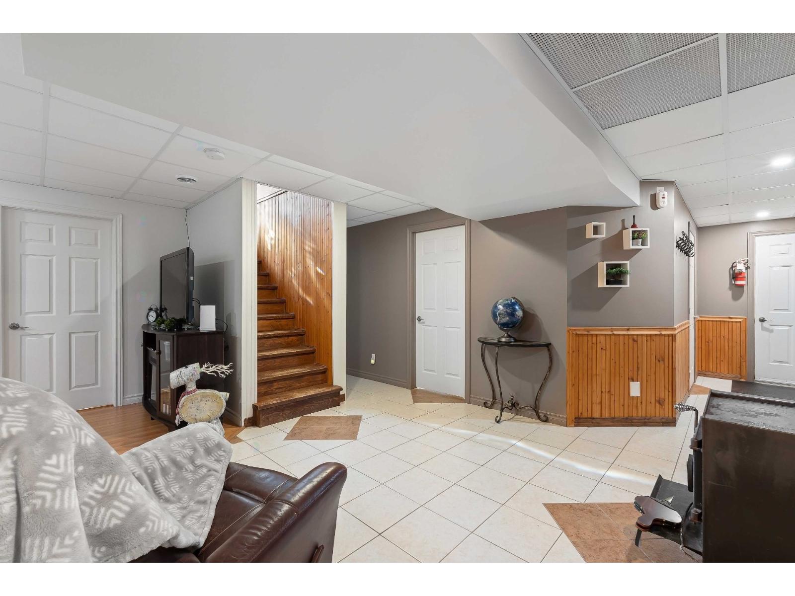 6890 Boul. St-jean Property Photo 25