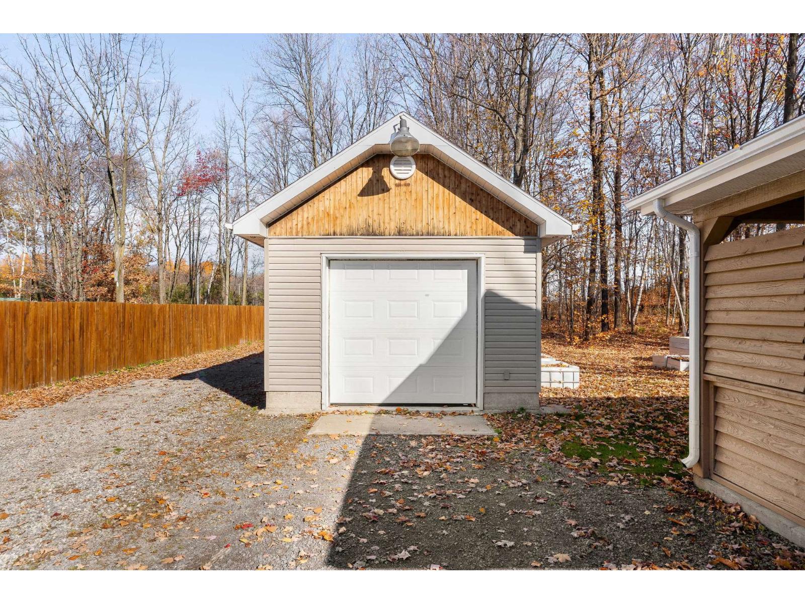 6890 Boul. St-jean Property Photo 29