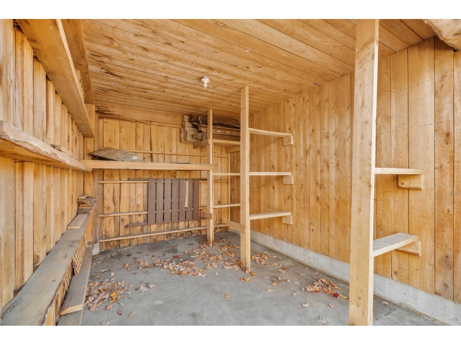 6890 Boul. St-jean Property Photo 30