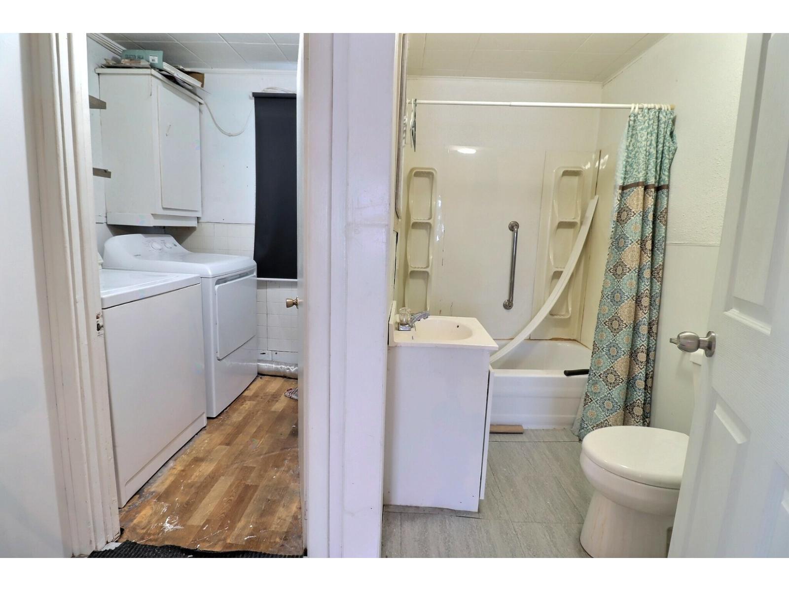 5 2e Avenue E. Property Photo 9