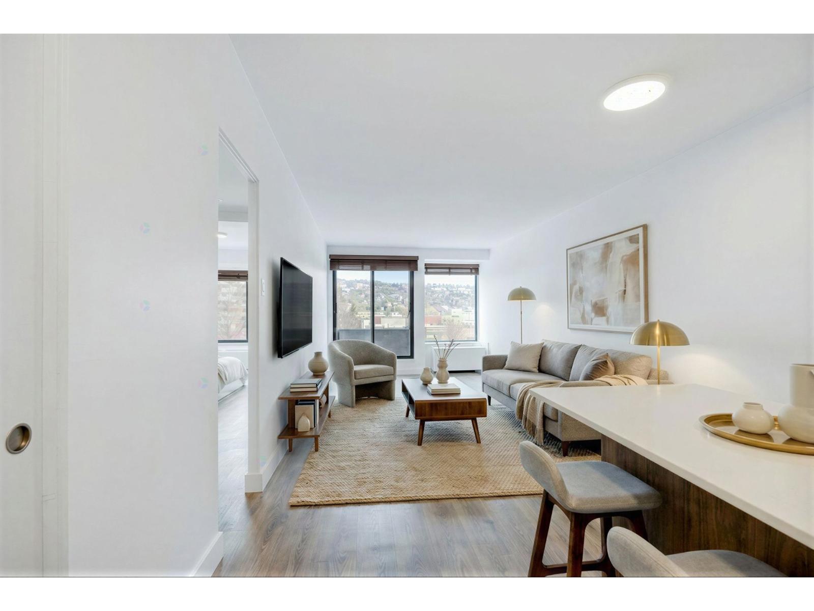 4282 Boul. Dorchester O., #604 Property Photo 1