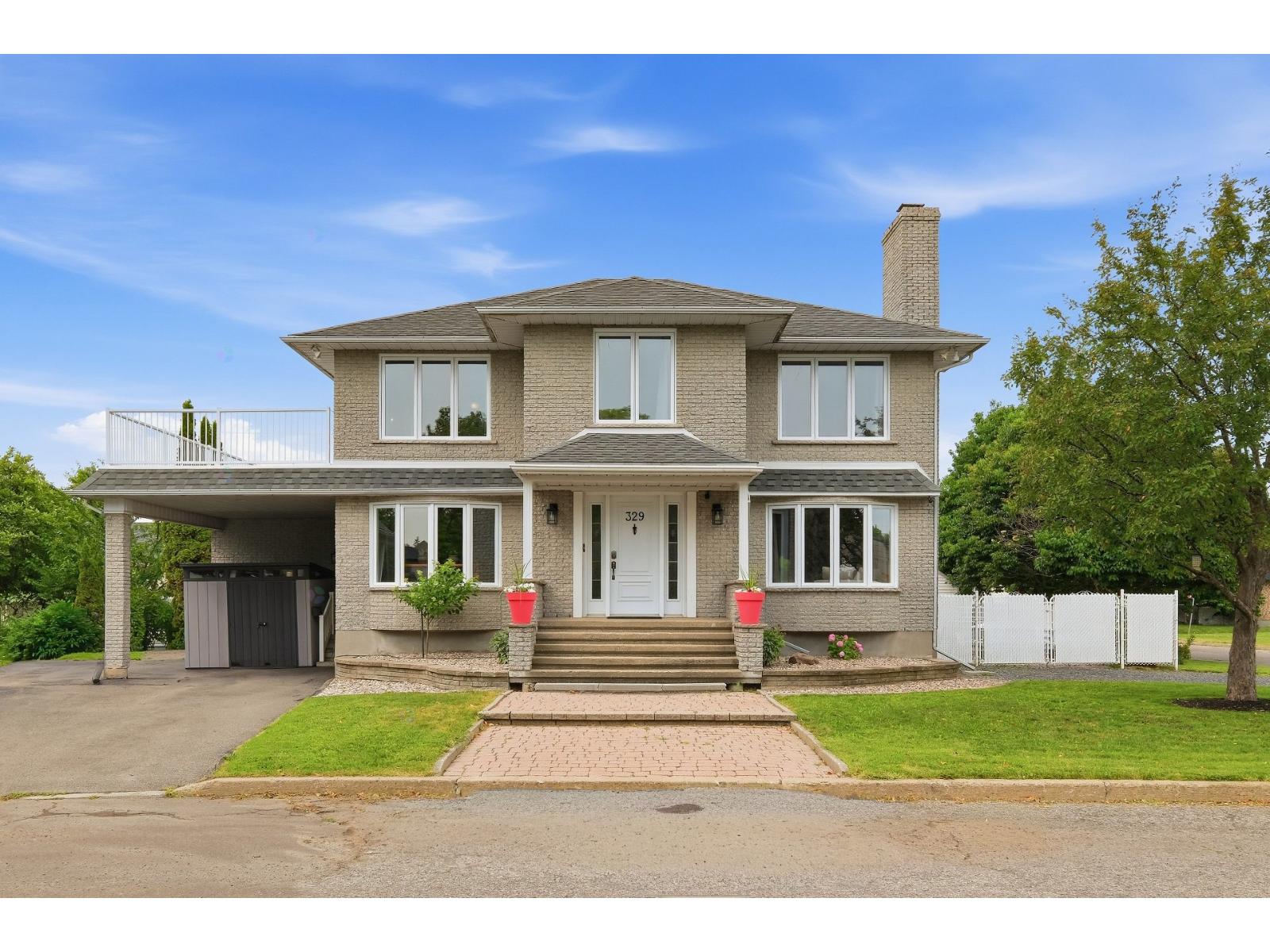 329 Rue Armand-Mallette