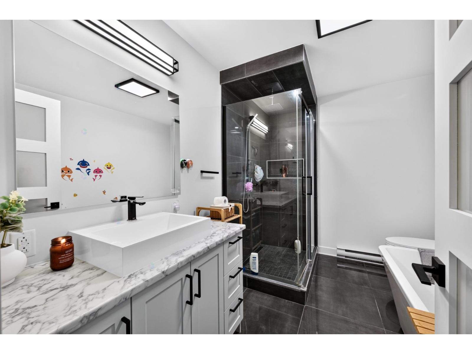 129 3e Avenue Property Photo 11