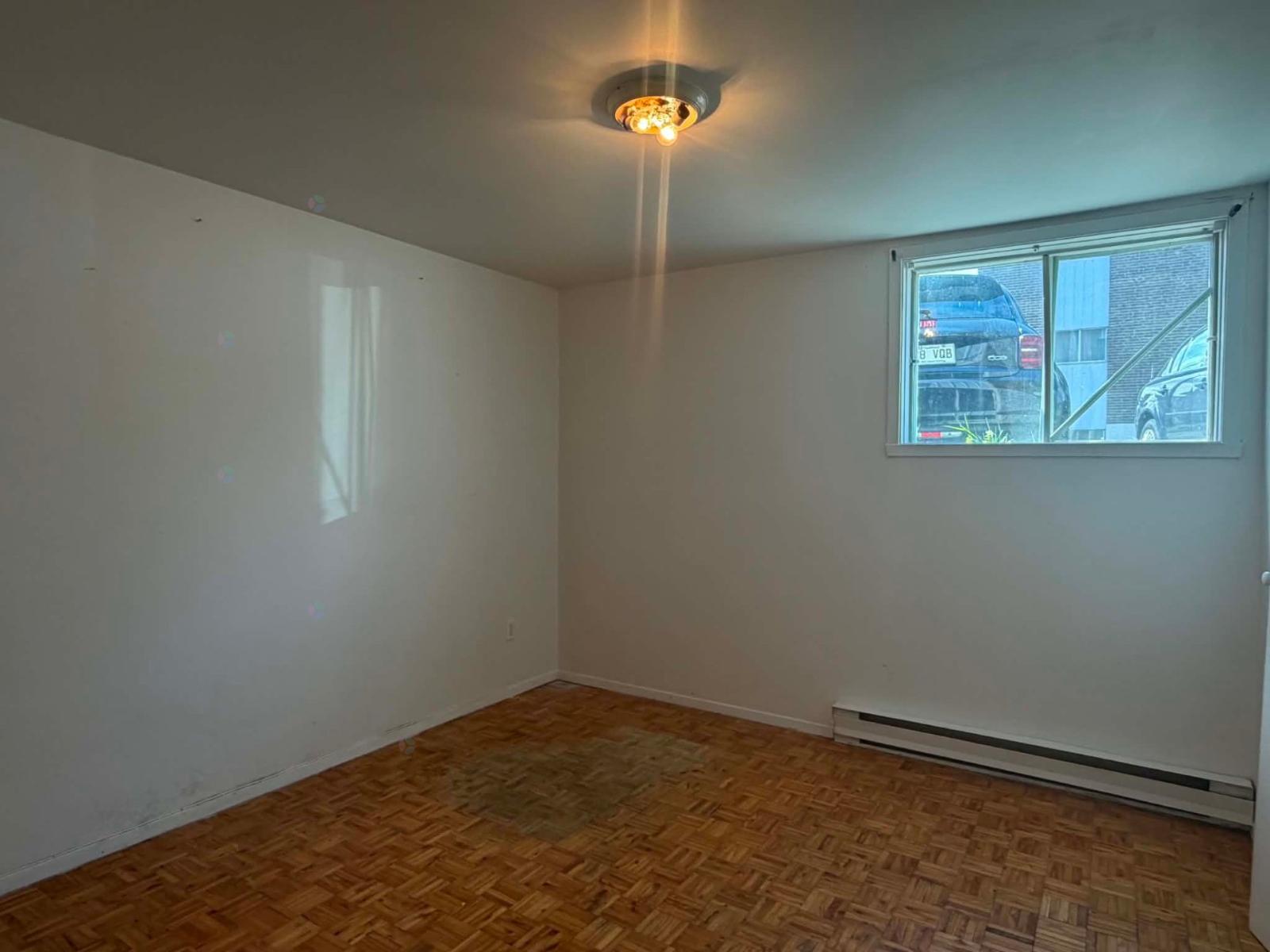 29 Rue Guévremont, #2 Property Photo 6