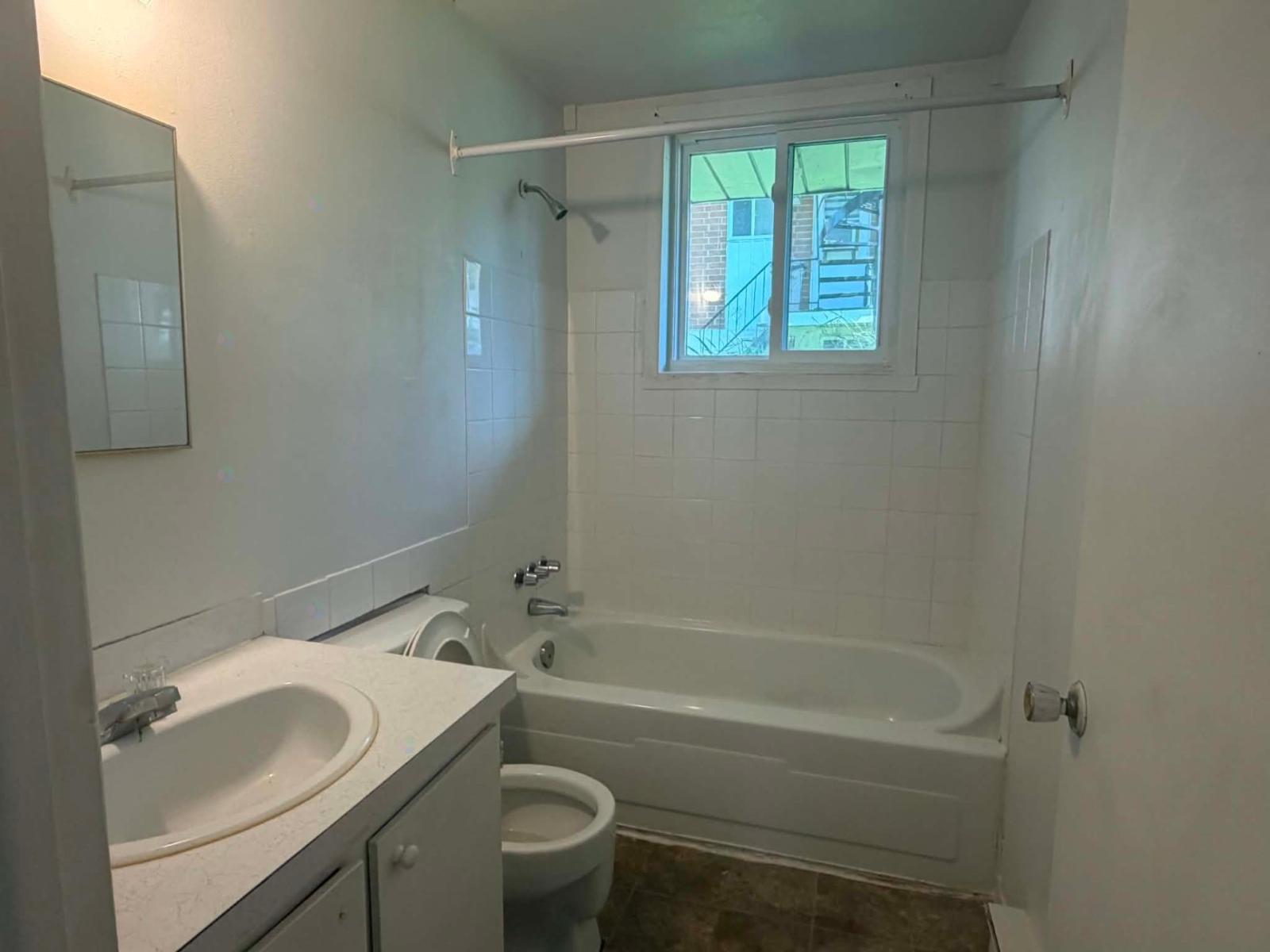 29 Rue Guévremont, #2 Property Photo 8