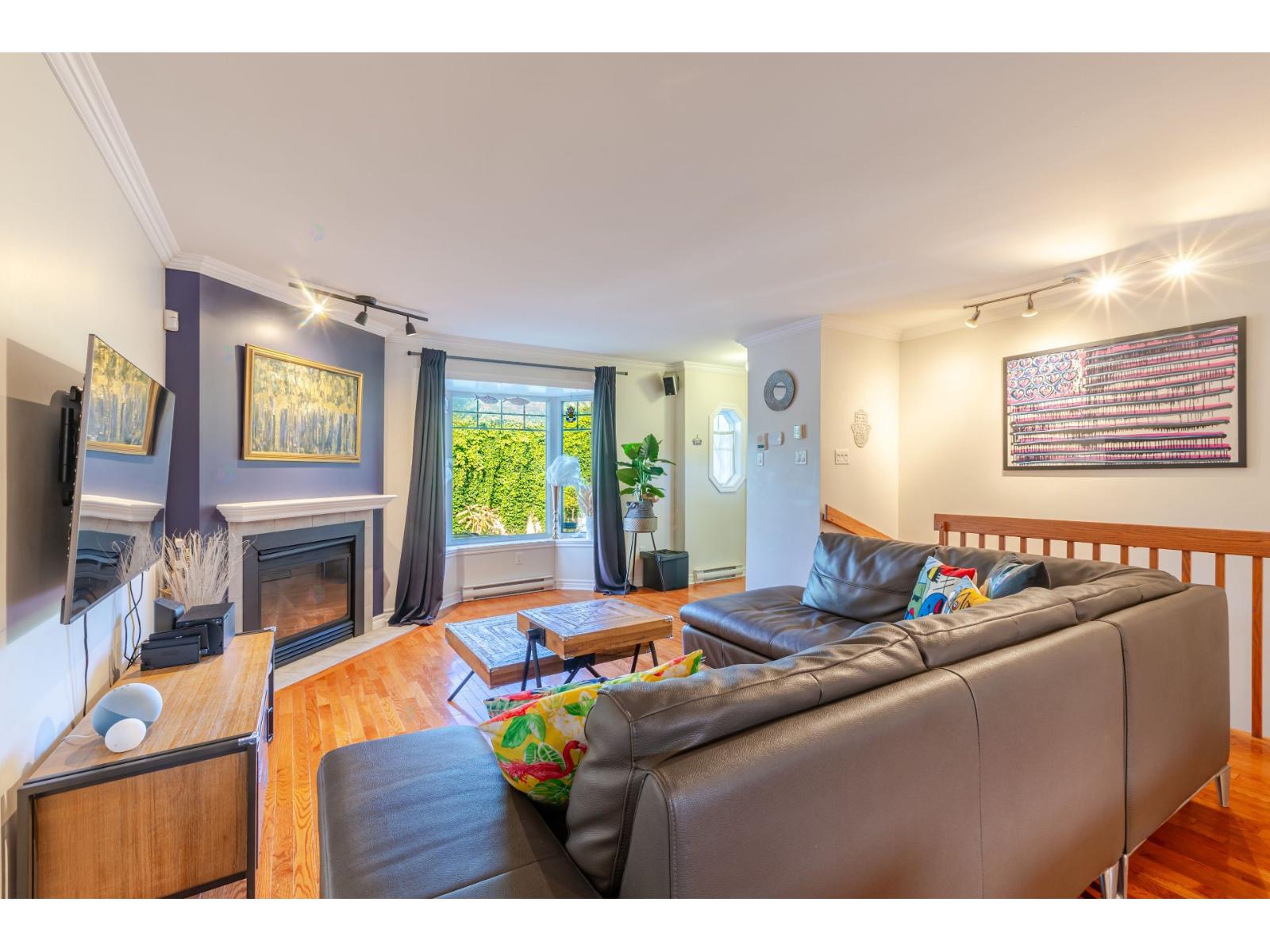 3940 Rue Évangéline, #2 Property Photo 2