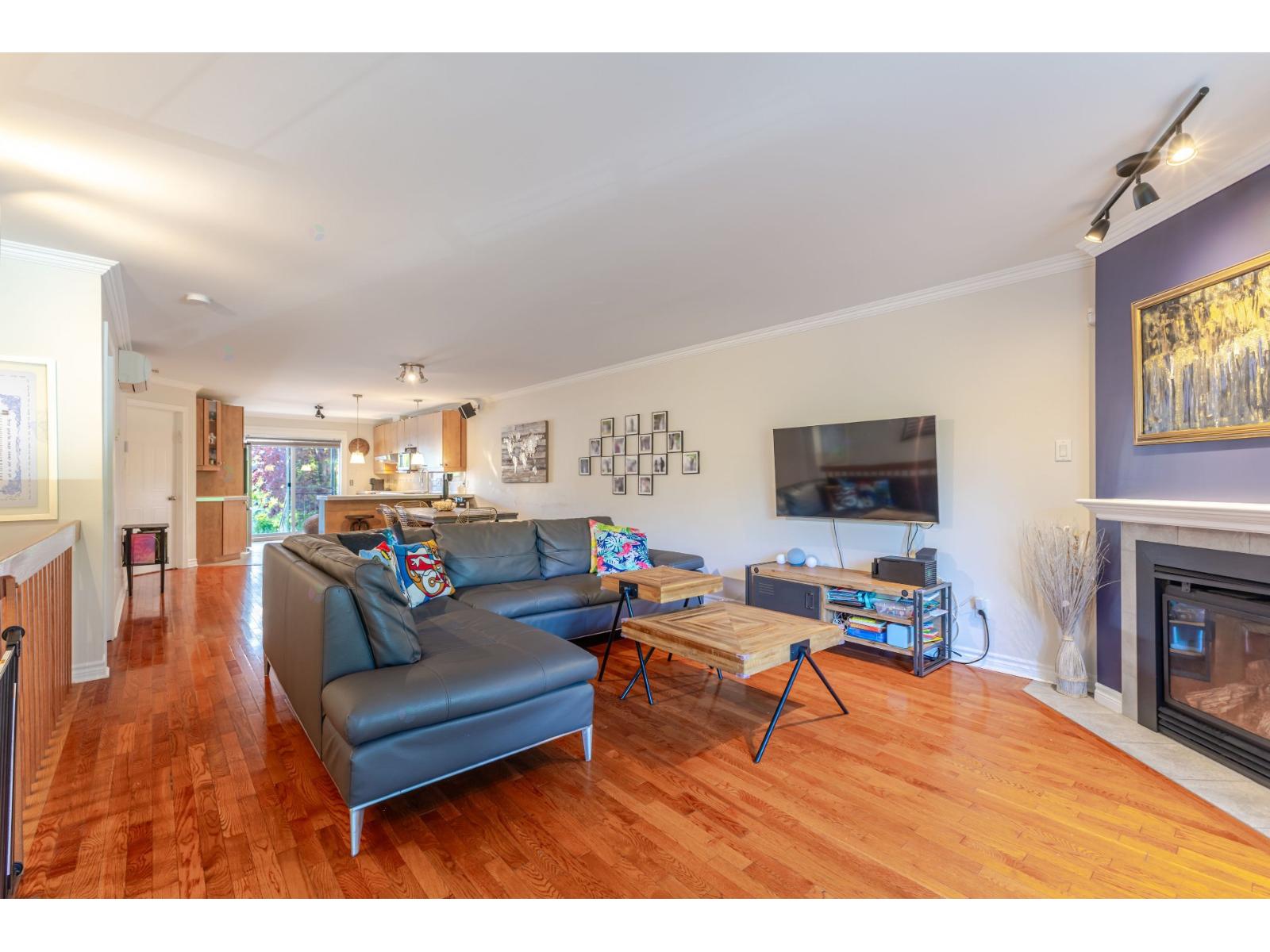 3940 Rue Évangéline, #2 Property Photo 4