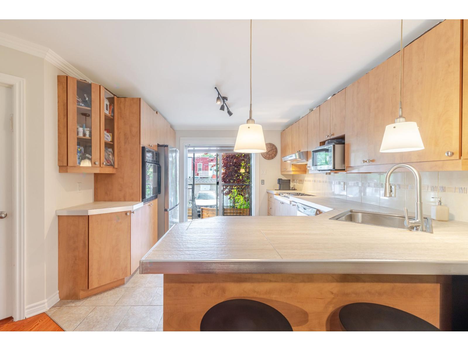 3940 Rue Évangéline, #2 Property Photo 9