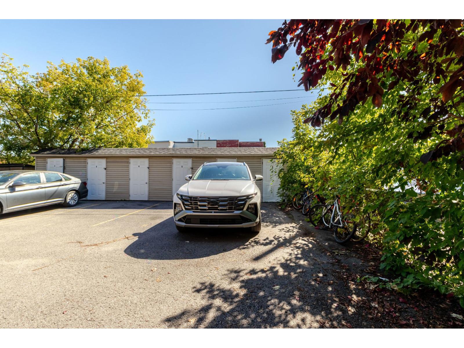 3940 Rue Évangéline, #2 Property Photo 27