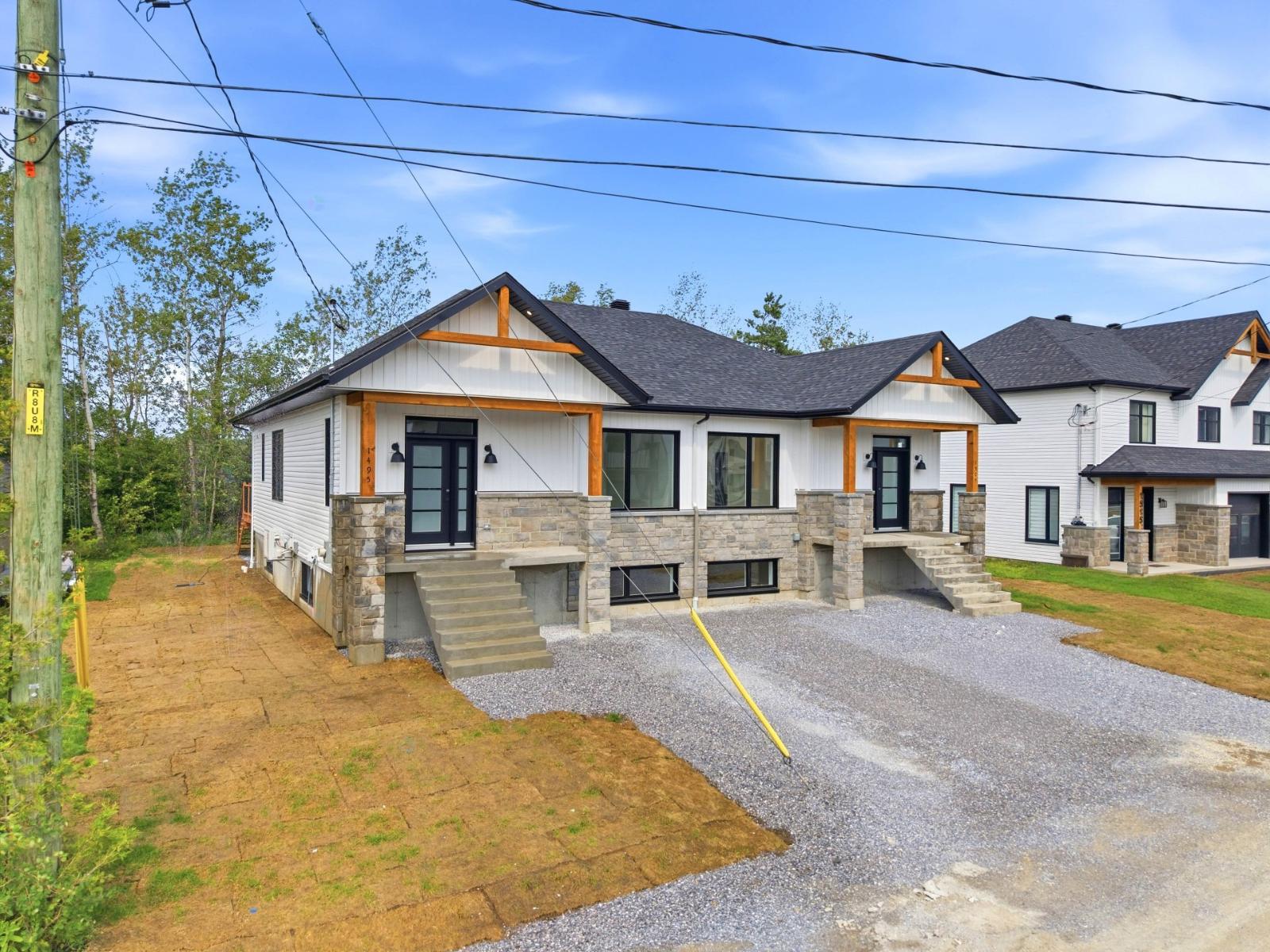1495 Rue Bernier Property Photo 2