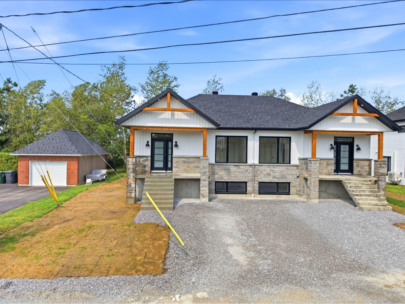 1495 Rue Bernier Property Photo 3