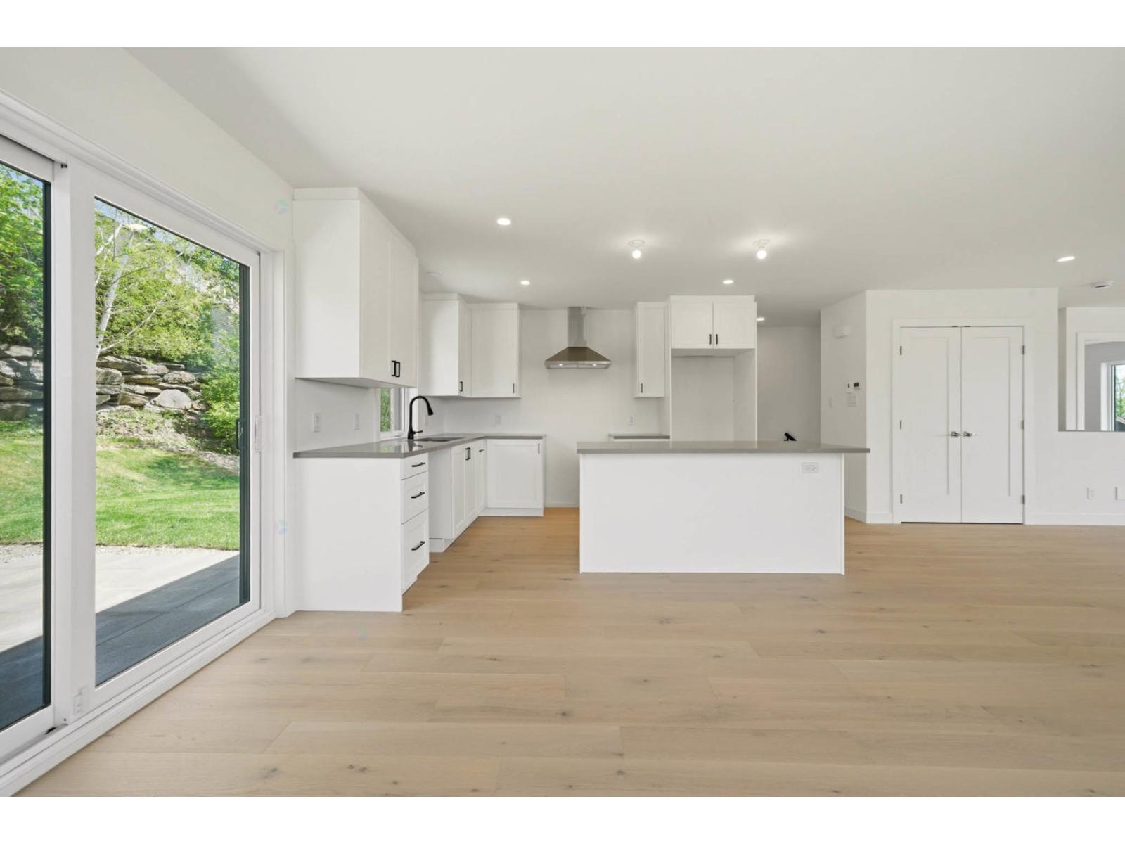 637 Rue Des Ancêtres Property Photo 32