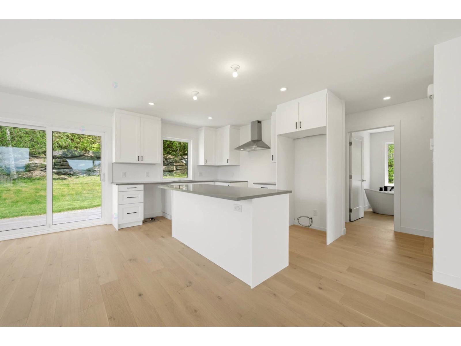 637 Rue Des Ancêtres Property Photo 33