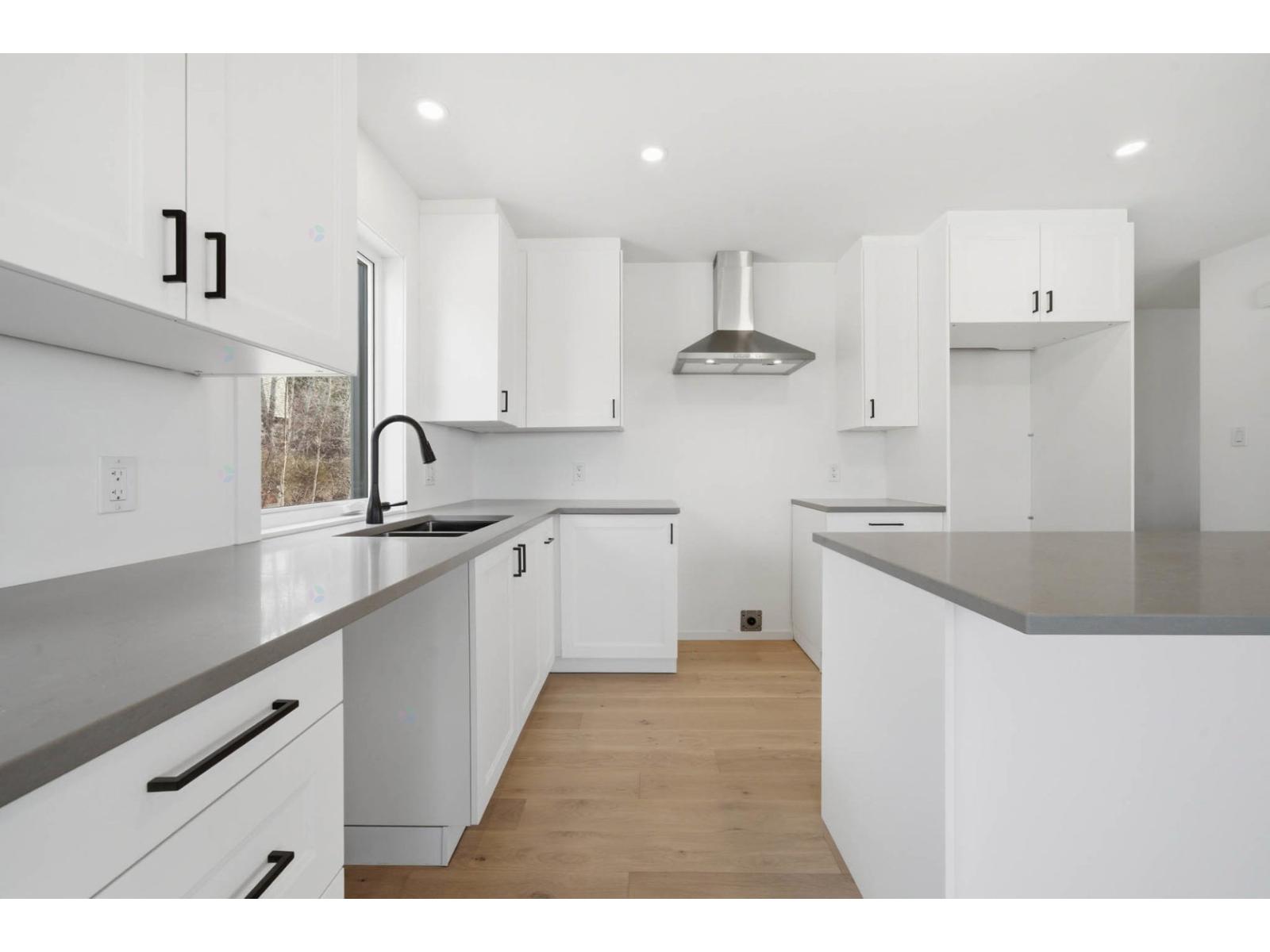 637 Rue Des Ancêtres Property Photo 37