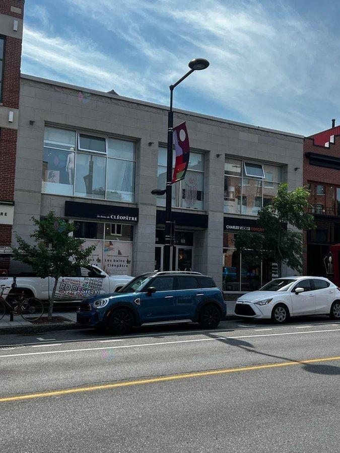 1016 Av. Laurier O., #202 Property Photo 1