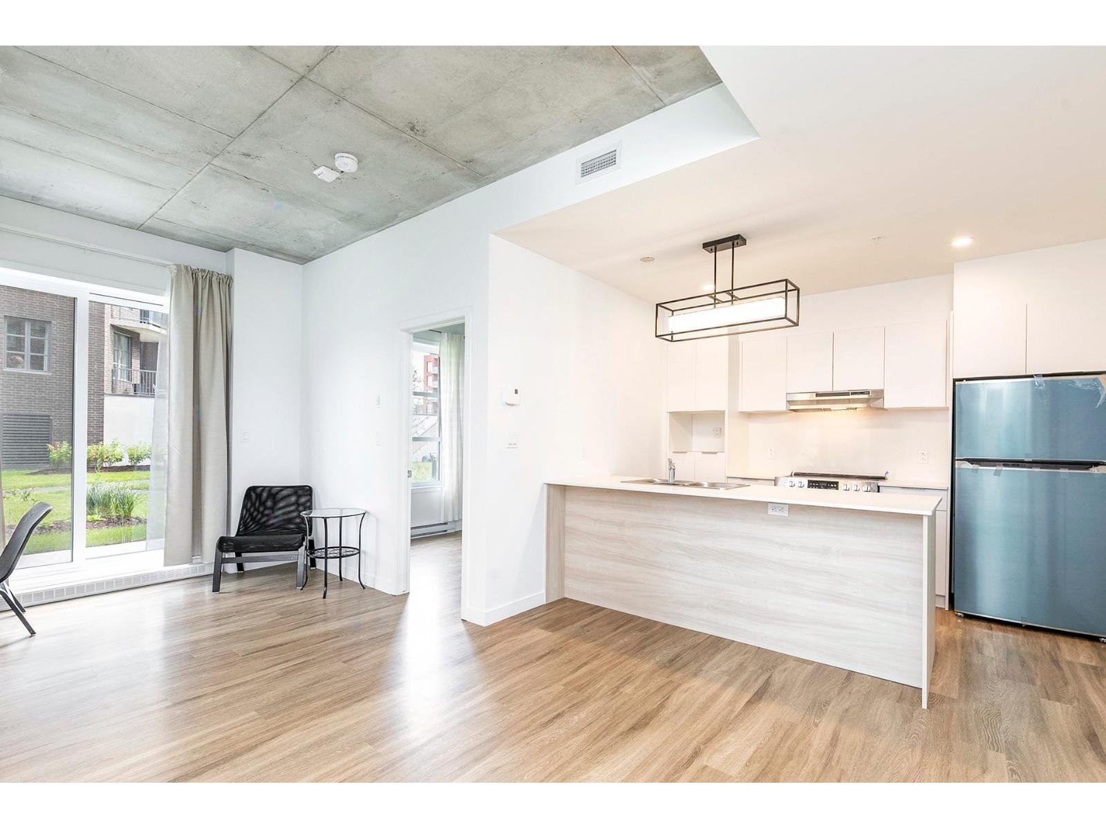 5250 Boul. Henri-bourassa O., #101 Property Photo 8