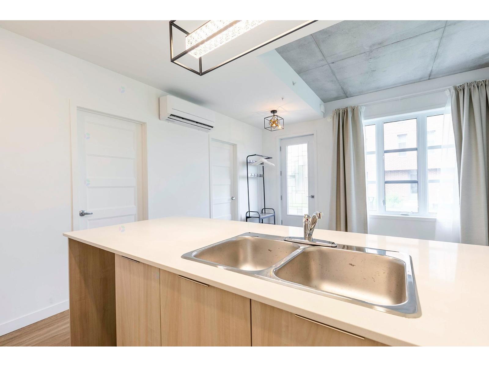 5250 Boul. Henri-bourassa O., #101 Property Photo 13