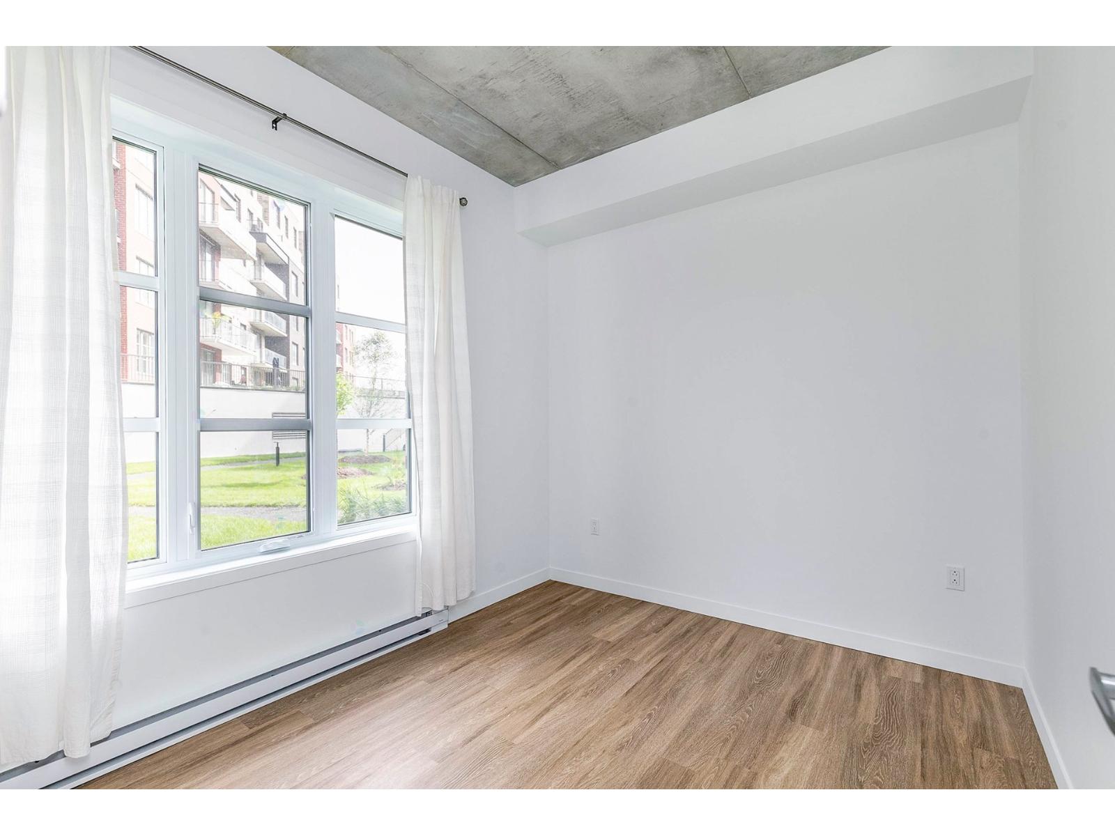 5250 Boul. Henri-bourassa O., #101 Property Photo 25