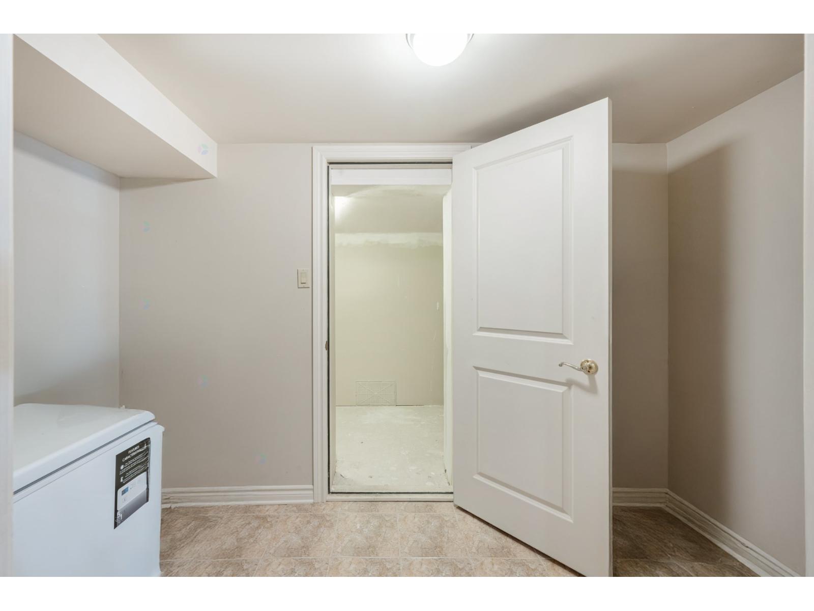 8673 Av. San-francisco Property Photo 57