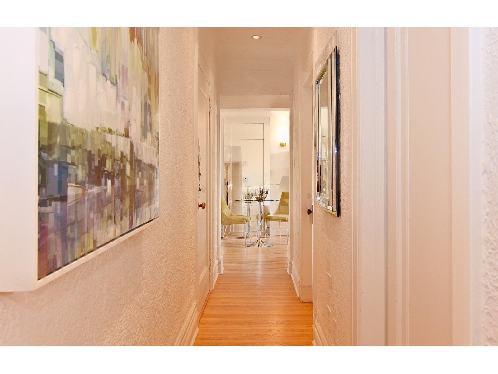 288 Av. Grosvenor, #2 Property Photo 3
