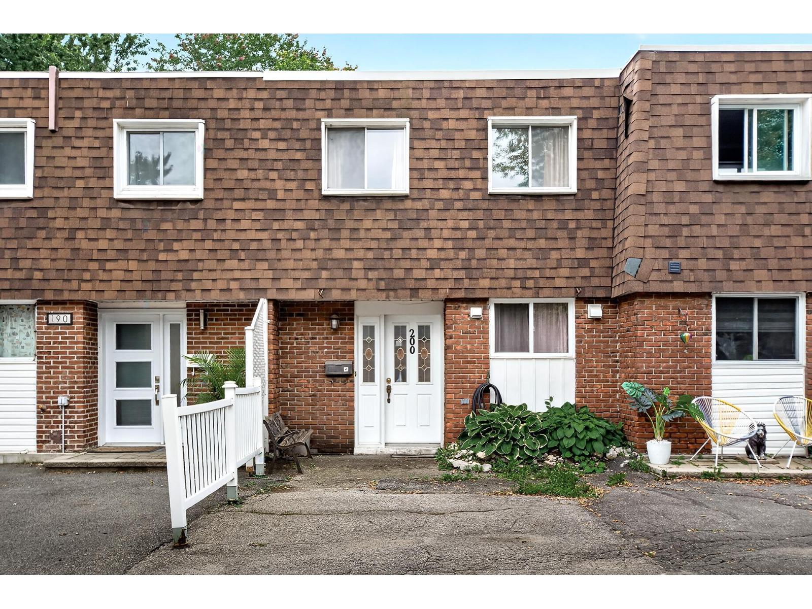 200 Tsse Fleurie Property Photo 1
