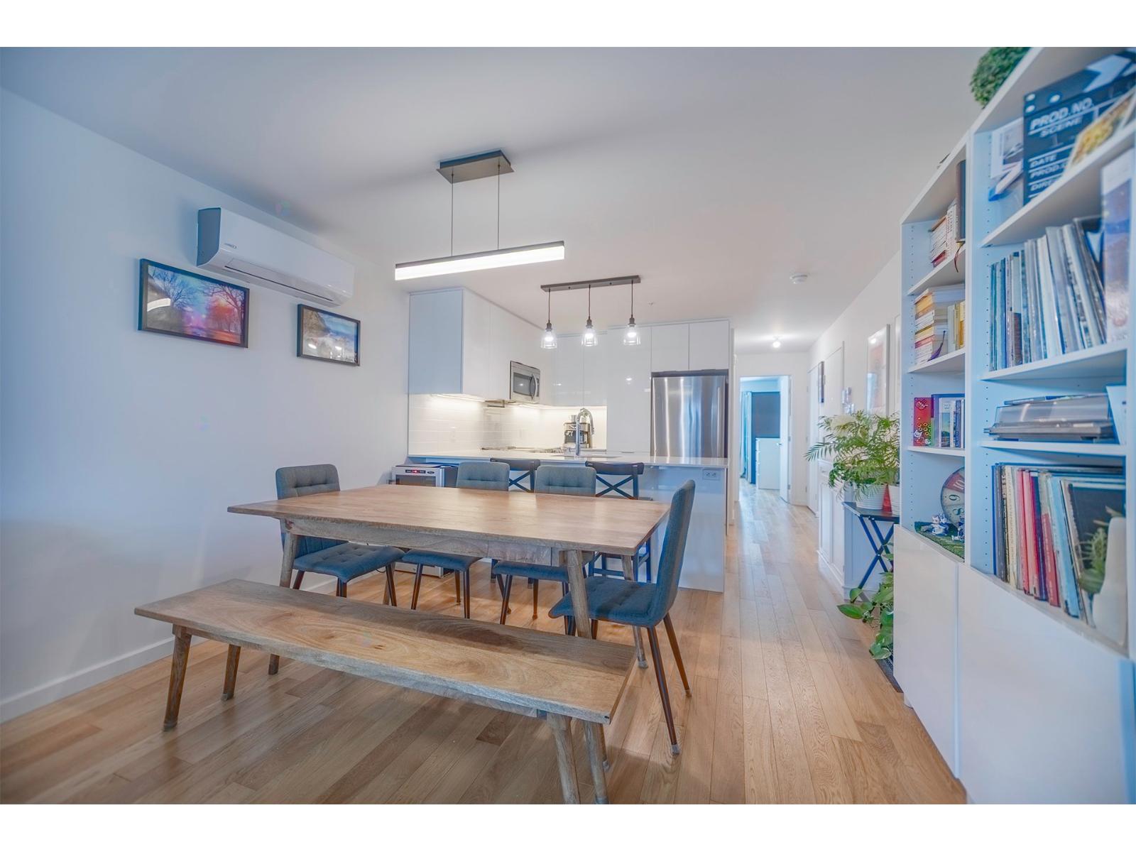 566 Rue Nicolet, #301 Property Photo 5
