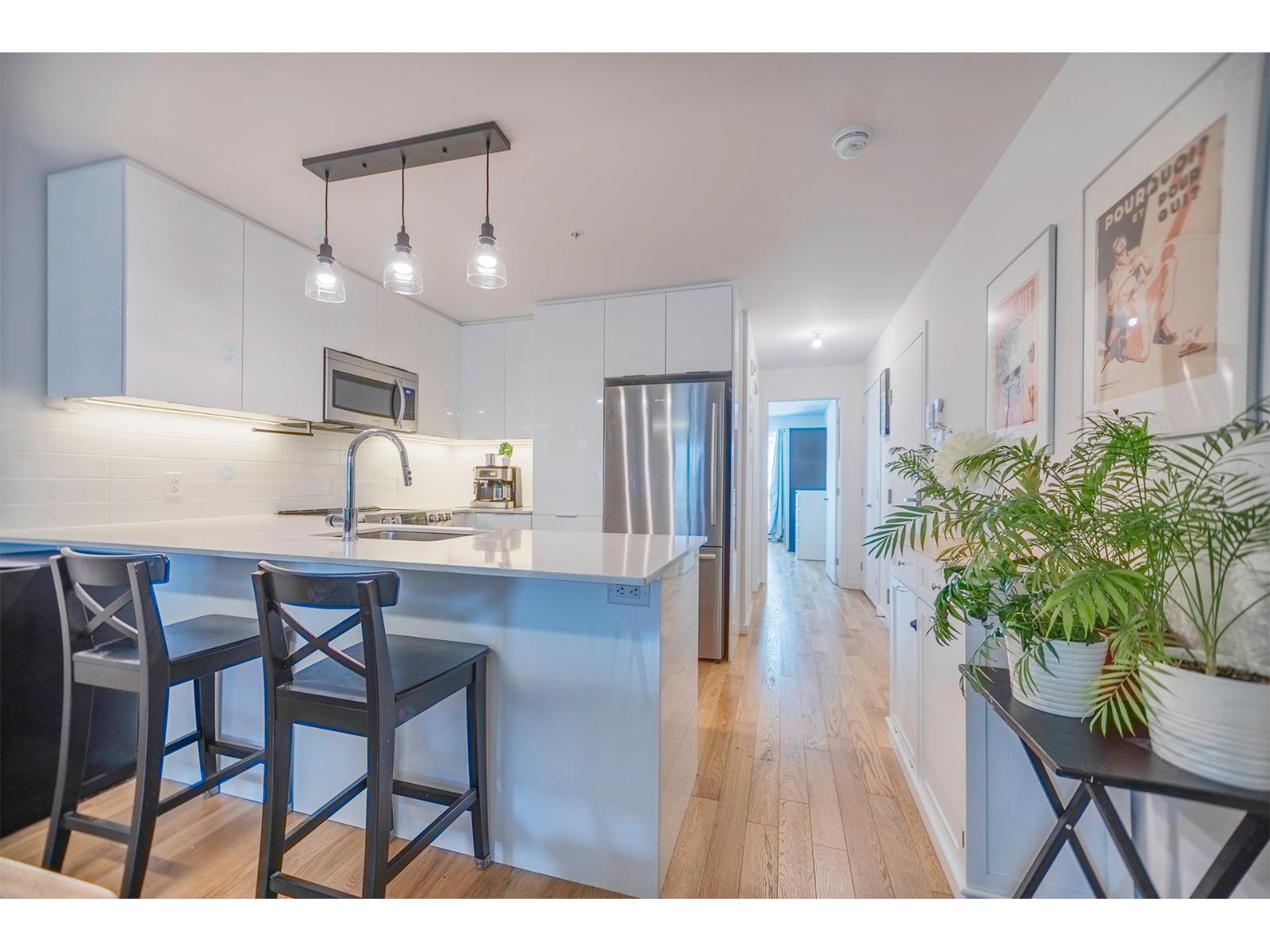 566 Rue Nicolet, #301 Property Photo 7