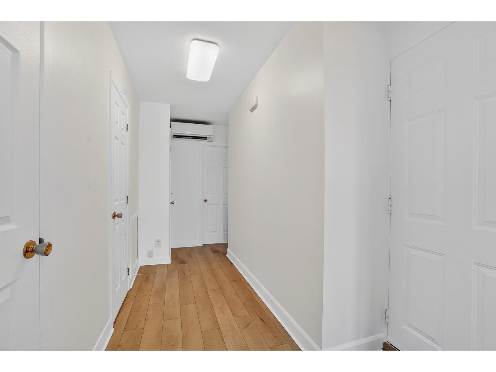 11807a Av. De Poutrincourt Property Photo 3