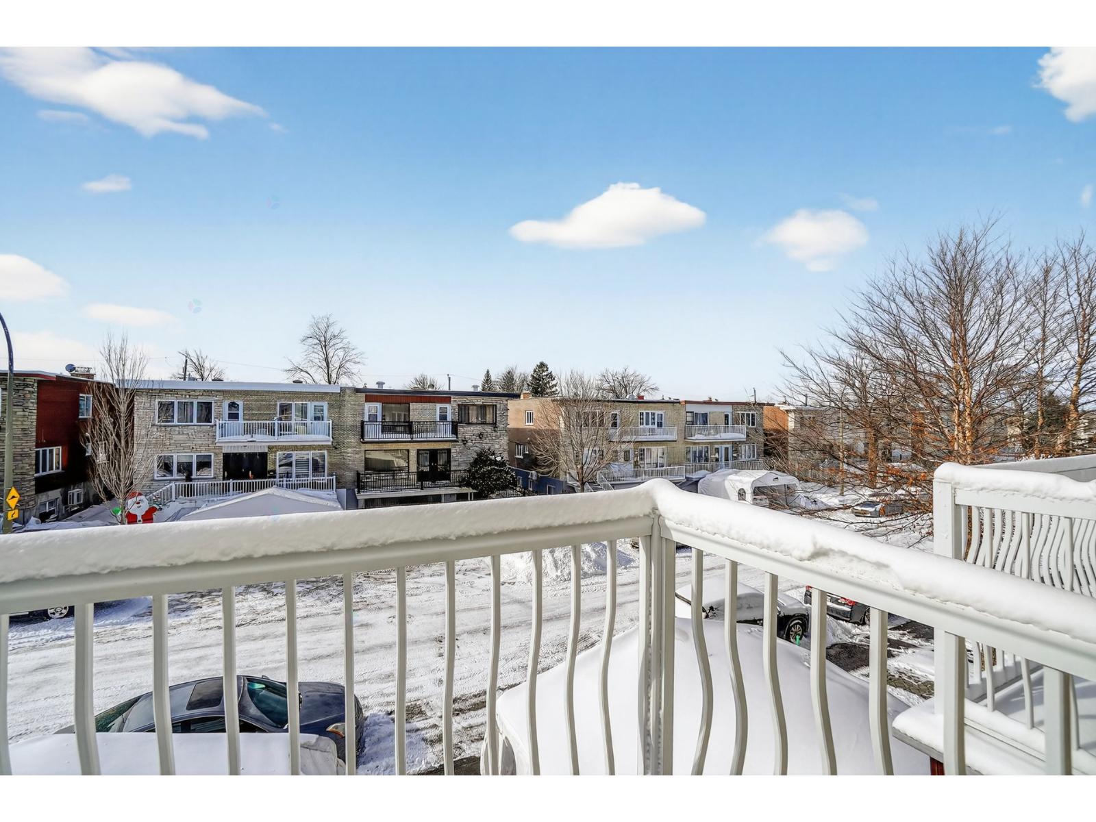 11807a Av. De Poutrincourt Property Photo 6