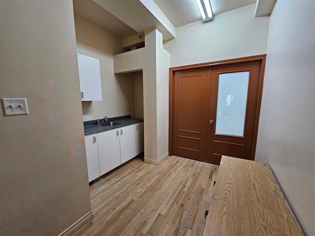 2240 Rue Montpetit Property Photo 9