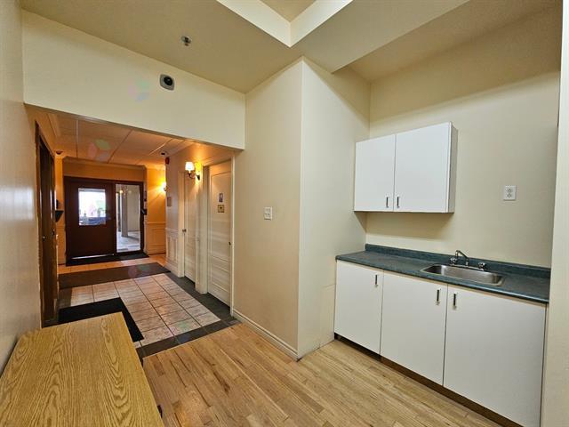2240 Rue Montpetit Property Photo 12