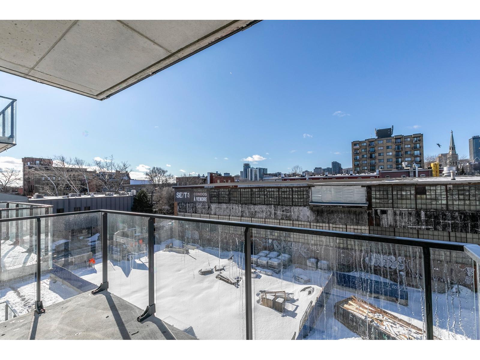 385 Rue St-martin, #320 Property Photo 8
