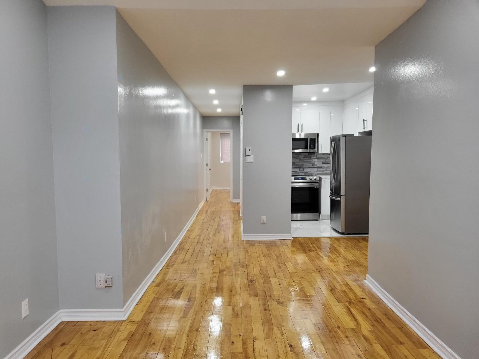 4734A Rue Notre-Dame O. Property Photo 1