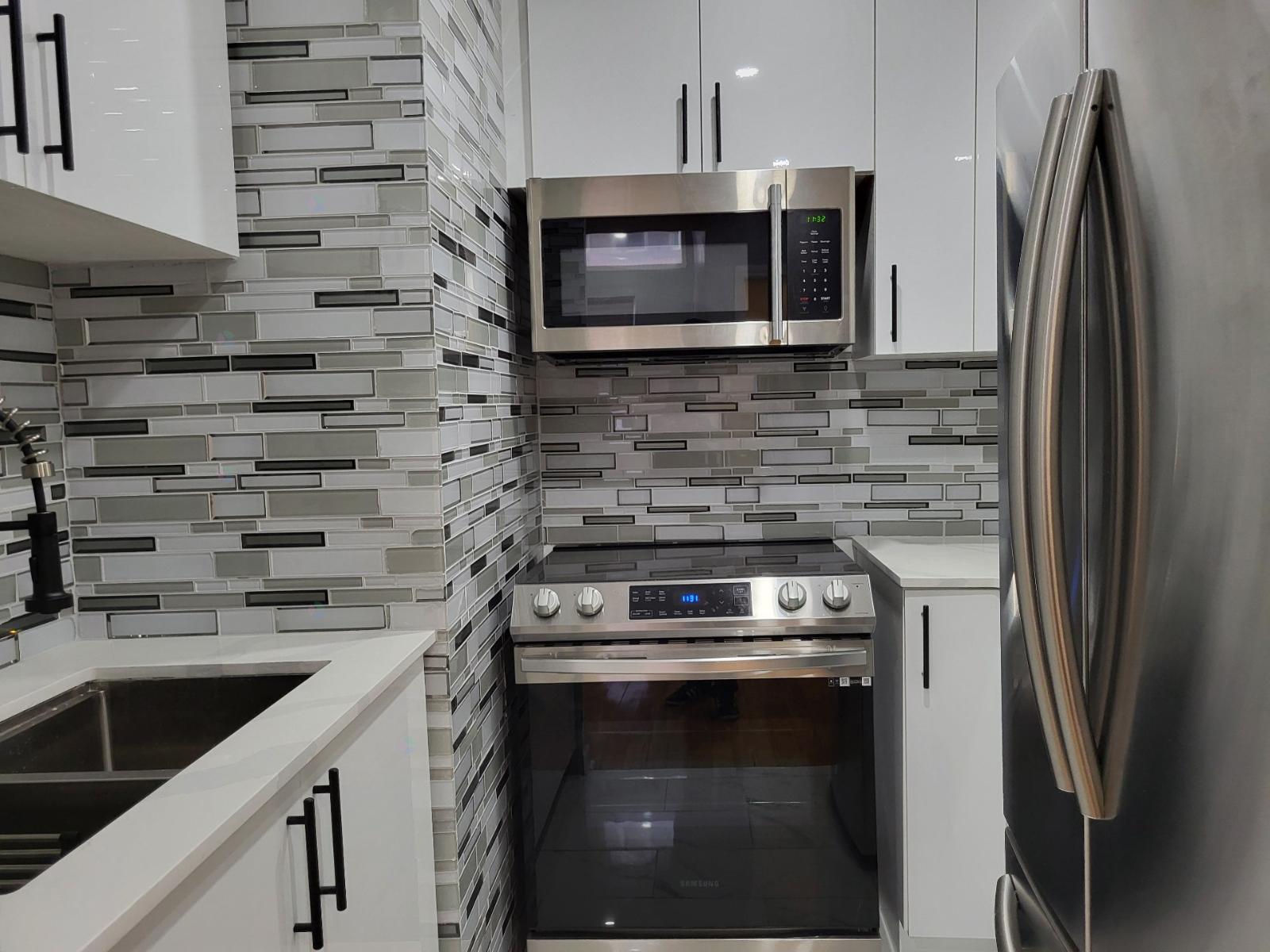 4734a Rue Notre-dame O. Property Photo 3