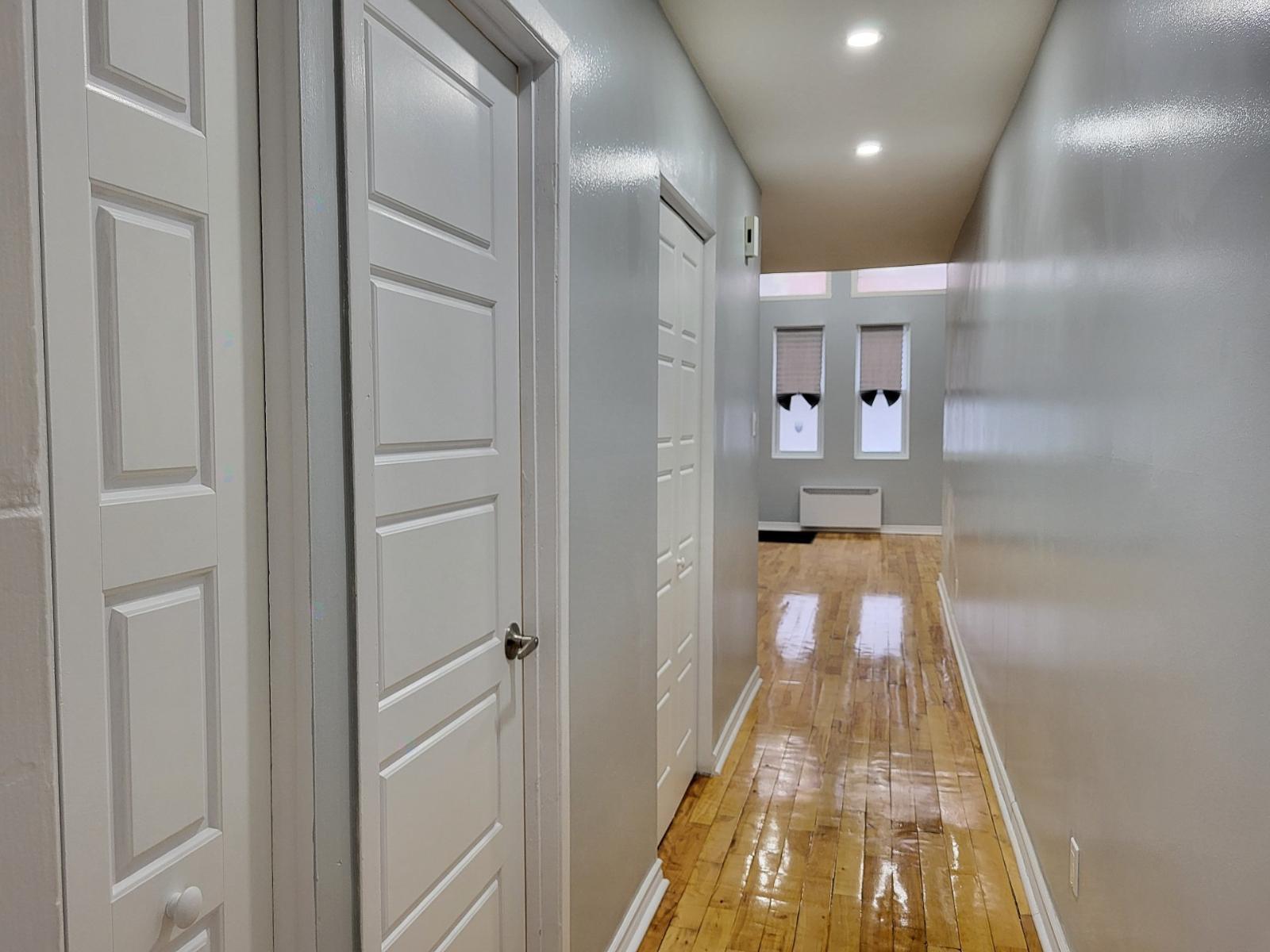 4734a Rue Notre-dame O. Property Photo 6