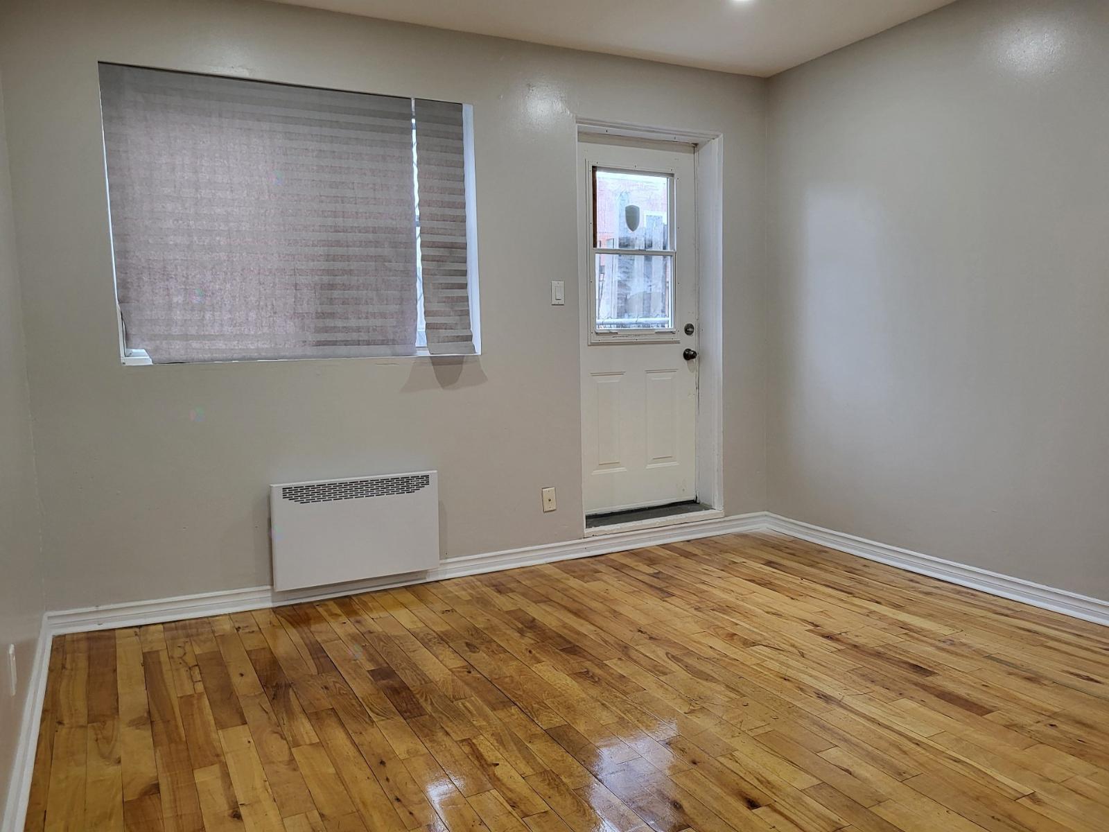 4734a Rue Notre-dame O. Property Photo 7