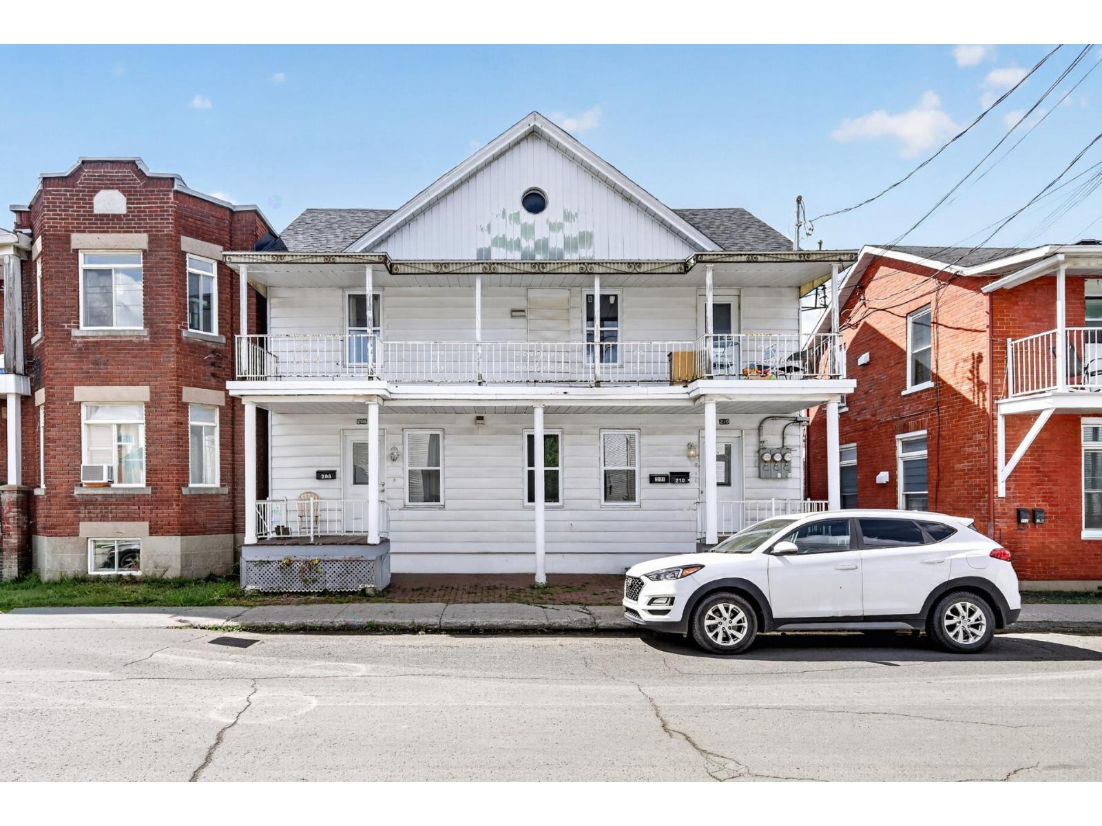 208-210 Rue Bouthillier N.