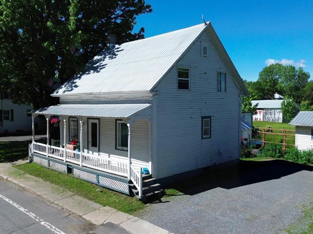 640 Rue Royale Property Photo 1