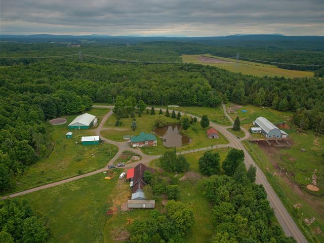 1154Z Ch. du Quartier-Auger Property Photo 1