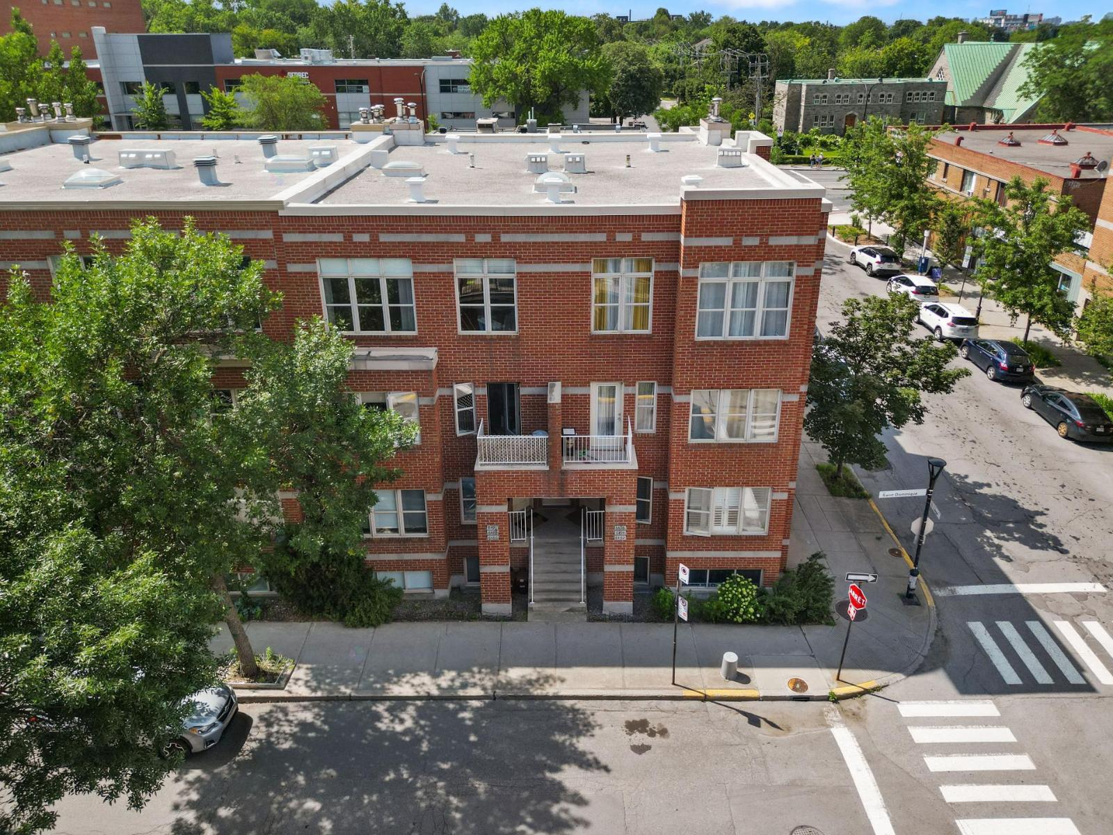 8490 Rue St-Dominique