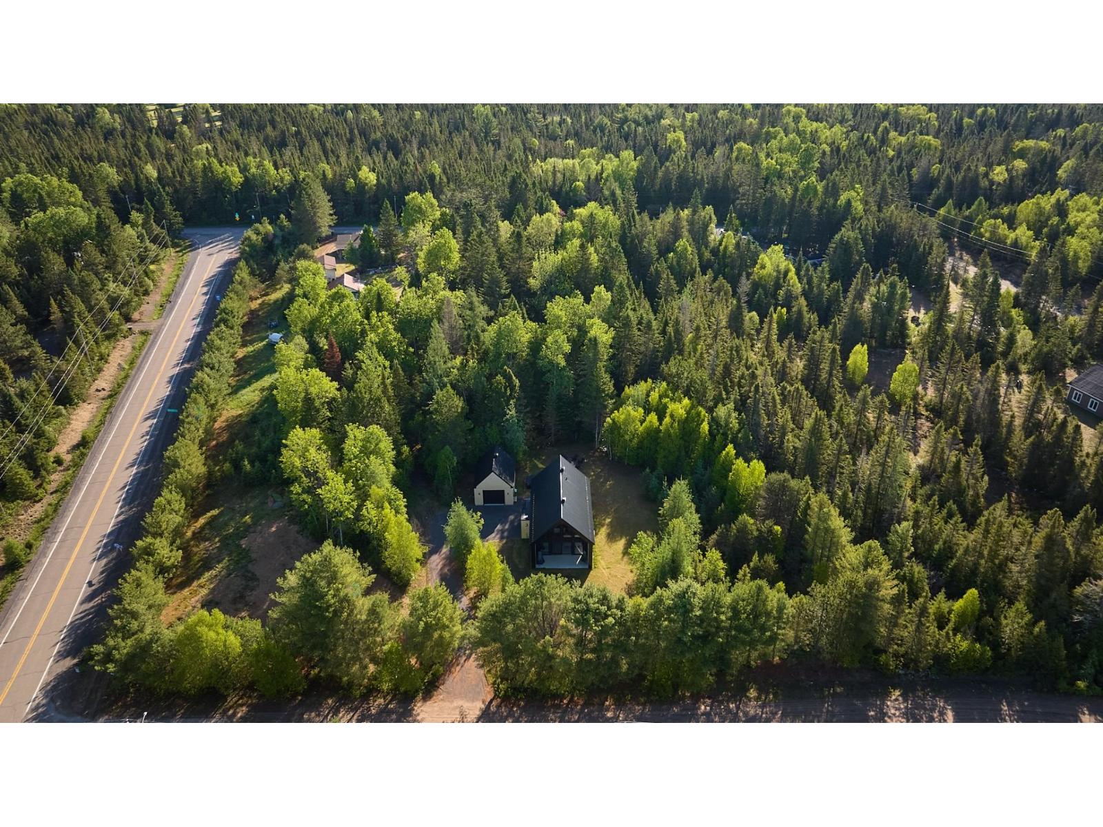 3 Ch. Du Ruisseau Property Photo 4