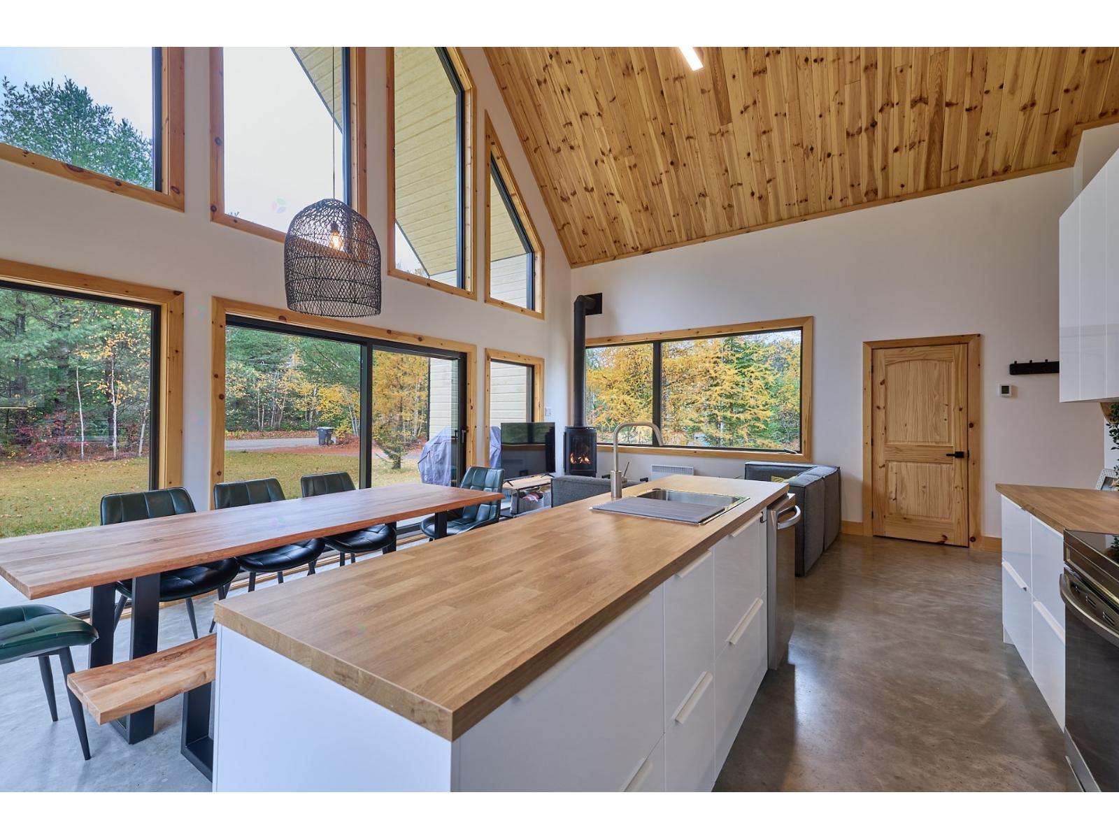 3 Ch. Du Ruisseau Property Photo 12