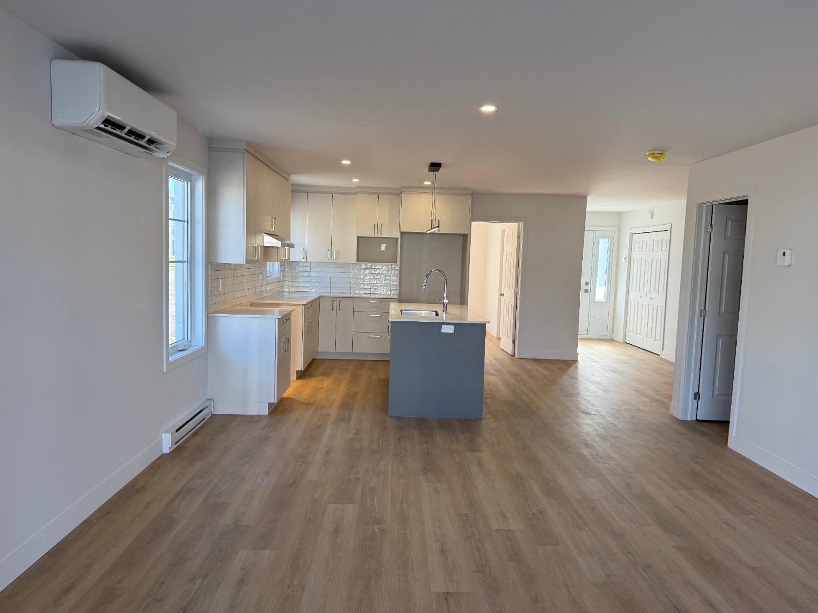 52 Rue Cyrille-beaudreault, #3 Property Photo 5