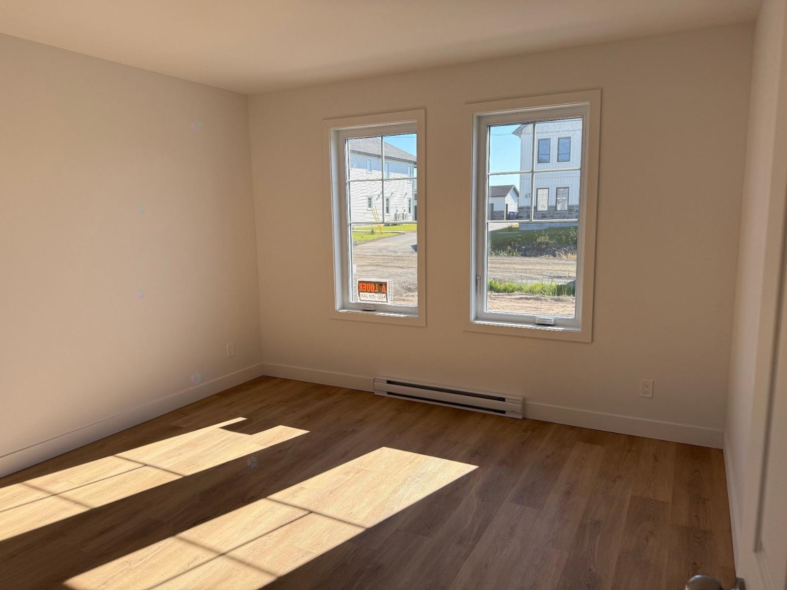 52 Rue Cyrille-beaudreault, #3 Property Photo 9