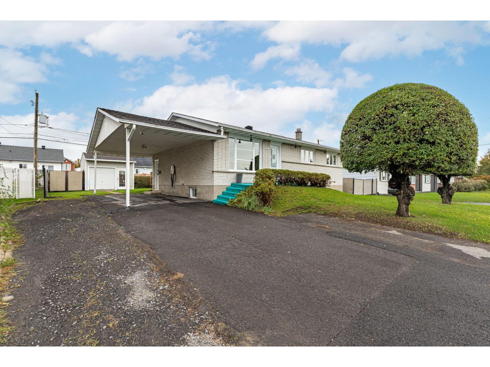 282 Rue De Carillon Property Photo 3